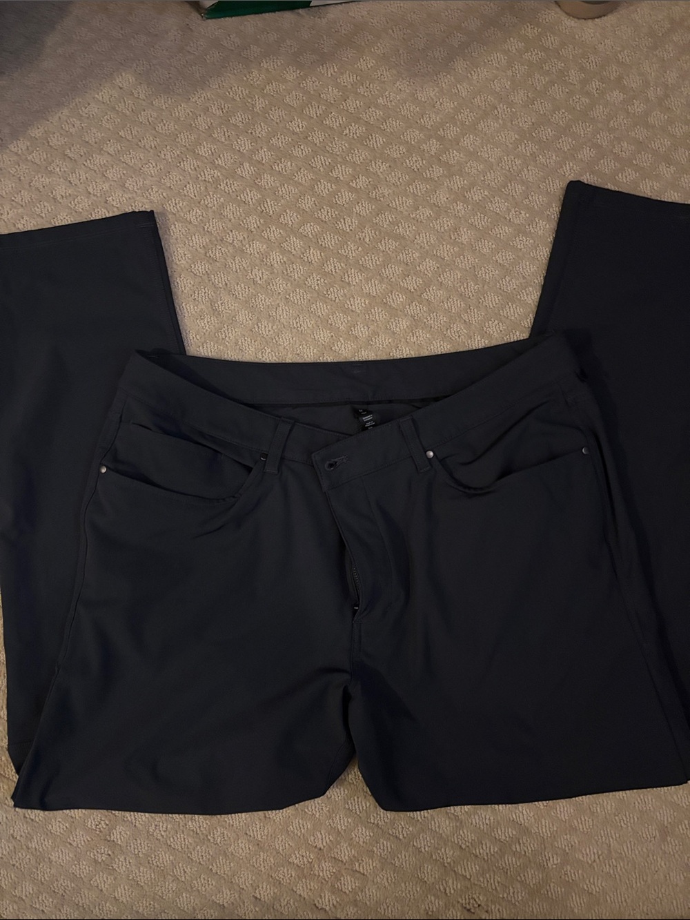 Lululemon Men's Classic Straight ABC pants sz 36 charcoal